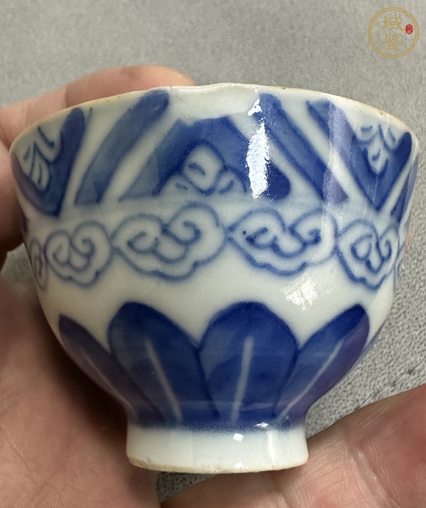 古玩陶瓷青花花卉紋杯真品鑒賞圖