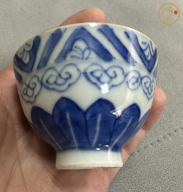 古玩陶瓷青花如意云紋雞心杯真品鑒賞圖