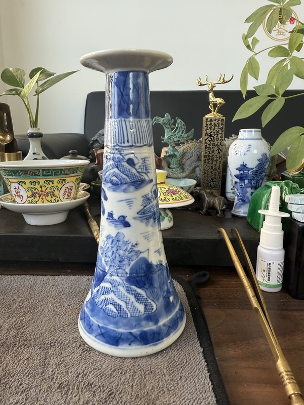 古玩晚清青花山人物水燭臺(tái)真品鑒賞圖