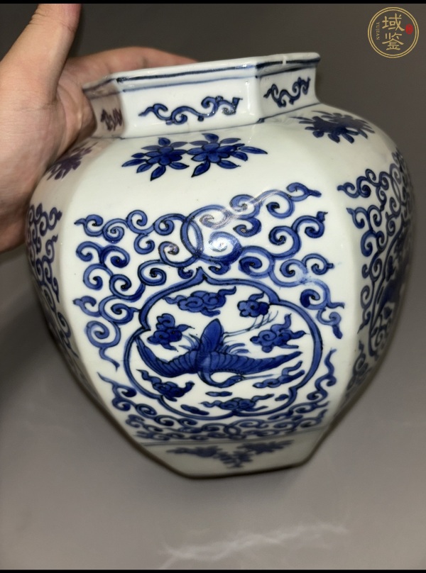 古玩陶瓷青花團(tuán)鳳紋六棱罐真品鑒賞圖