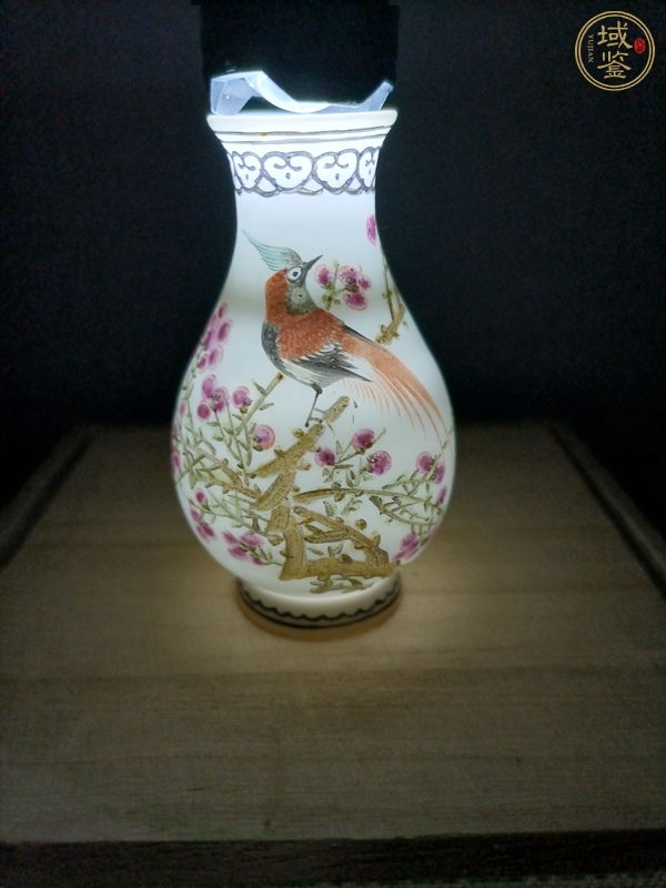 古玩陶瓷花鳥紋瓶真品鑒賞圖