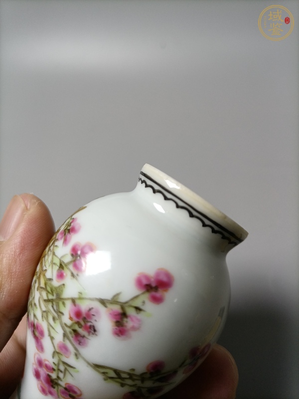 古玩陶瓷花鳥紋瓶真品鑒賞圖