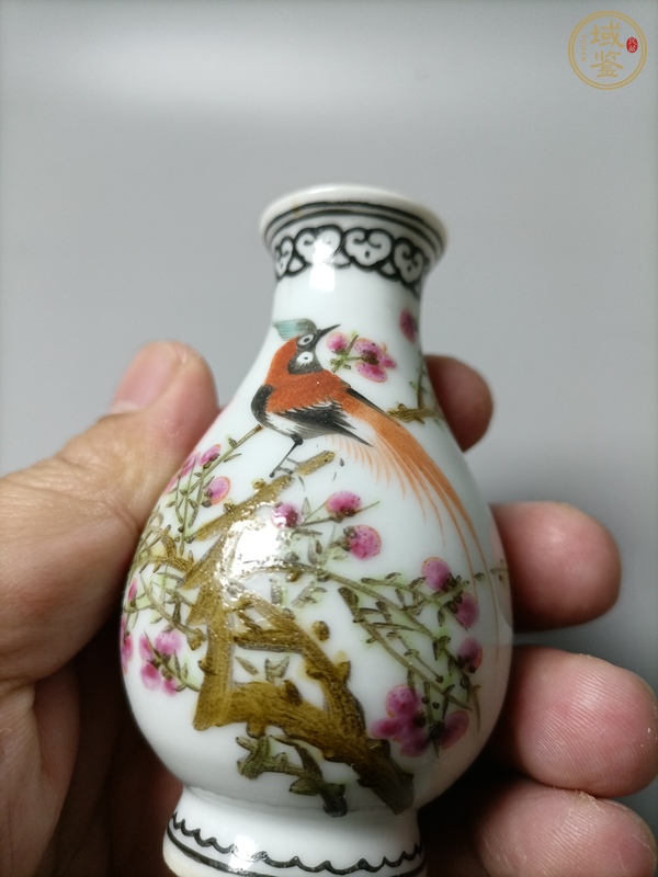 古玩陶瓷花鳥紋瓶真品鑒賞圖