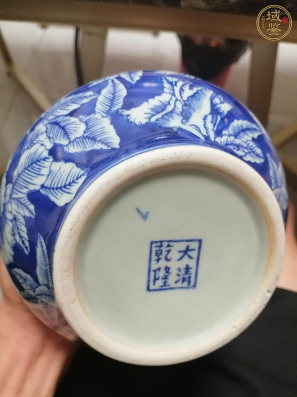 古玩陶瓷青花花卉紋罐真品鑒賞圖