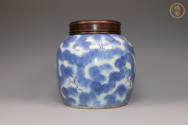 古玩陶瓷清中期·青花吹藍(lán)釉云龍七現(xiàn)紋罐真品鑒賞圖