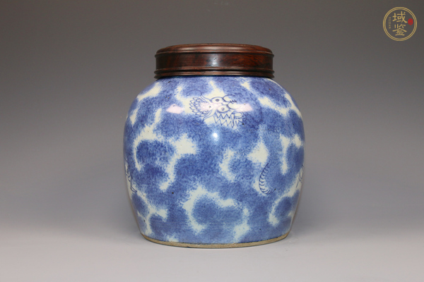 古玩清中期·青花吹藍(lán)釉云龍七現(xiàn)紋罐真品鑒賞圖