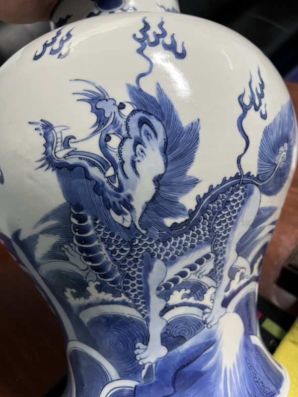 古玩陶瓷青花海水瑞獸紋將軍罐,疑似有修拍賣,當前價格48000元