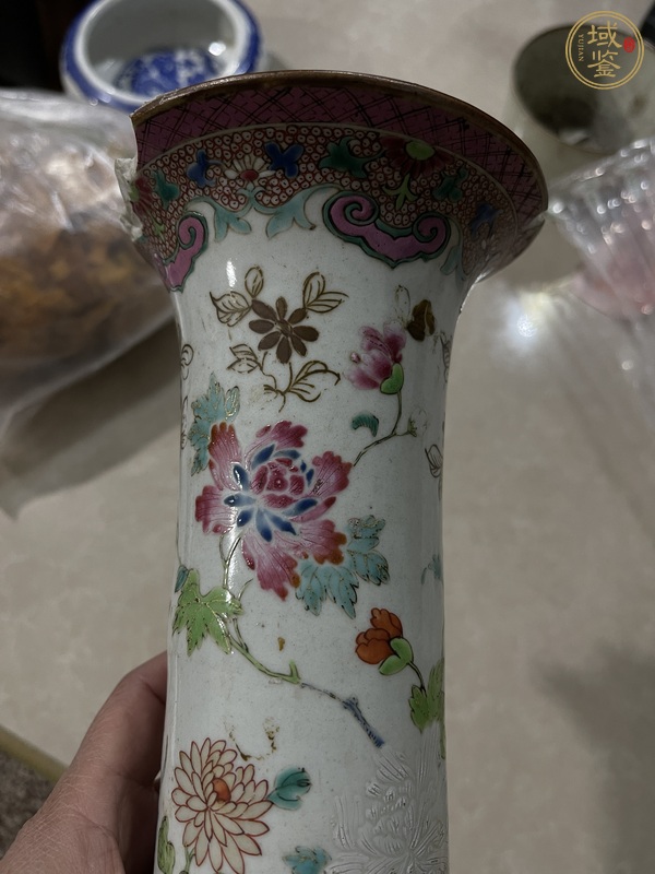 古玩陶瓷清中期粉彩花觚真品鑒賞圖