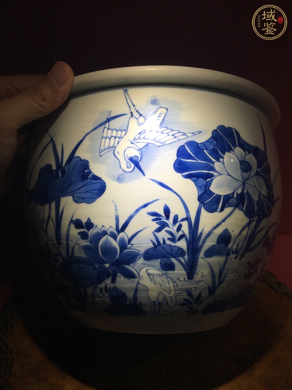 古玩陶瓷花鳥紋青花缸真品鑒賞圖