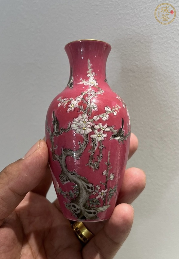 古玩陶瓷花鳥紋瓶真品鑒賞圖