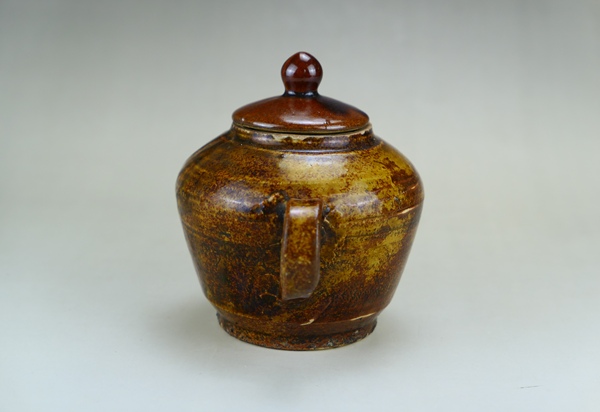 古玩陶瓷精品:明清紫金釉茶壺（高級(jí)茶器）拍賣(mài)，當(dāng)前價(jià)格1元