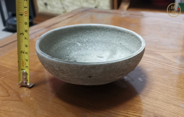 古玩陶瓷岳州窯青釉茶碗真品鑒賞圖