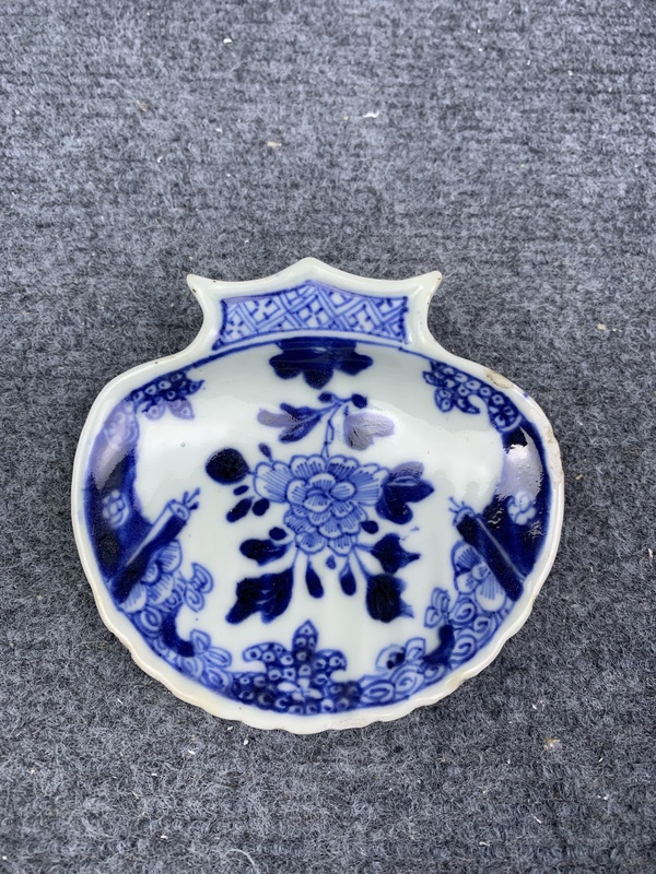 古玩轉(zhuǎn)賣青花花卉紋貝殼盤拍賣，當(dāng)前價(jià)格15000元