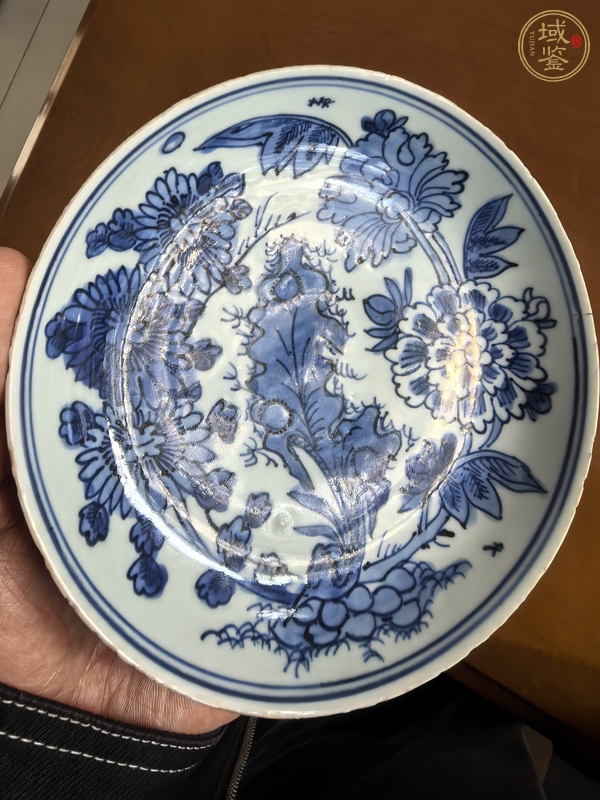 古玩陶瓷青花花卉紋盤真品鑒賞圖