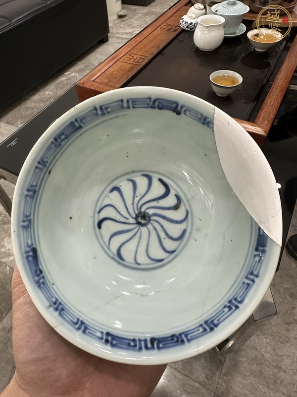 古玩陶瓷青花花卉紋碗真品鑒賞圖