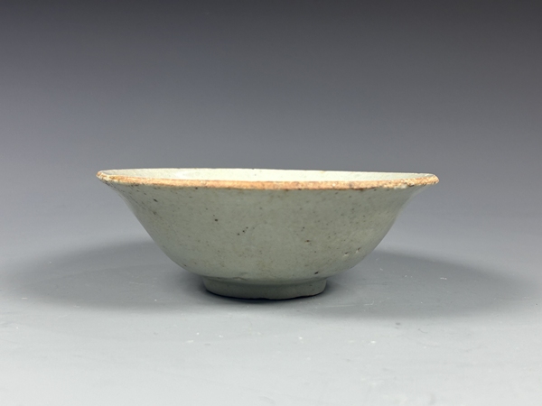 古玩陶瓷元青白釉暗刻蓮瓣紋碗拍賣,當前價格2000元