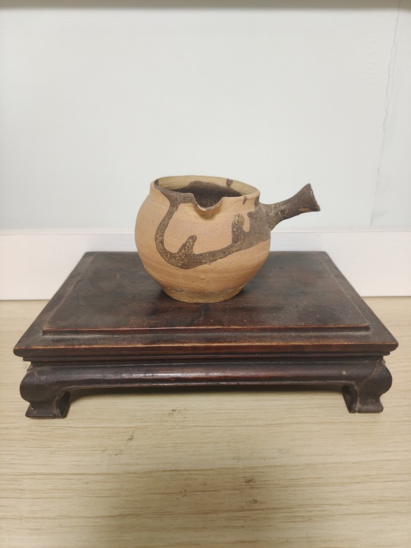 古玩轉(zhuǎn)賣陶胎褐釉分茶器拍賣，當前價格1550元