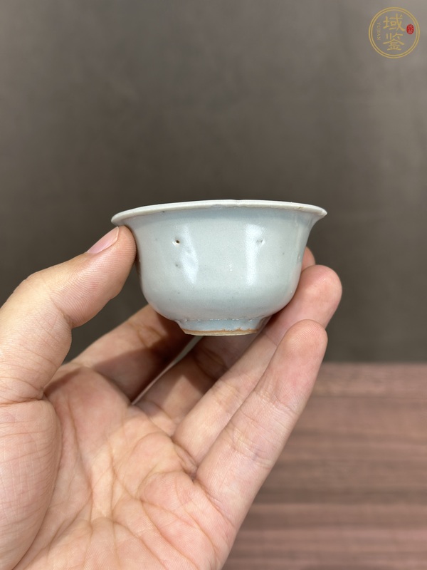 古玩陶瓷甜白釉茶杯真品鑒賞圖