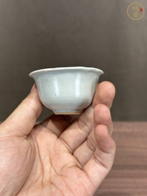 古玩陶瓷甜白釉茶杯真品鑒賞圖