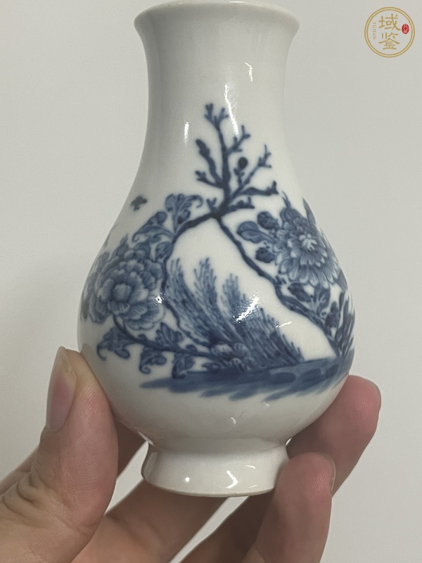 古玩陶瓷青花花卉紋瓶真品鑒賞圖