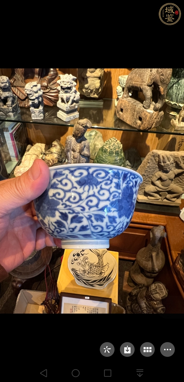 古玩陶瓷花卉紋青花碗真品鑒賞圖