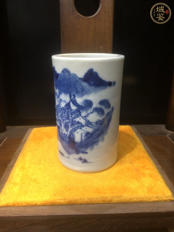 古玩陶瓷山水紋青花筆筒真品鑒賞圖