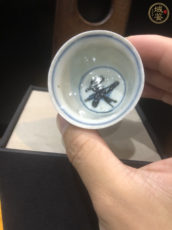 古玩陶瓷花鳥紋青花杯真品鑒賞圖