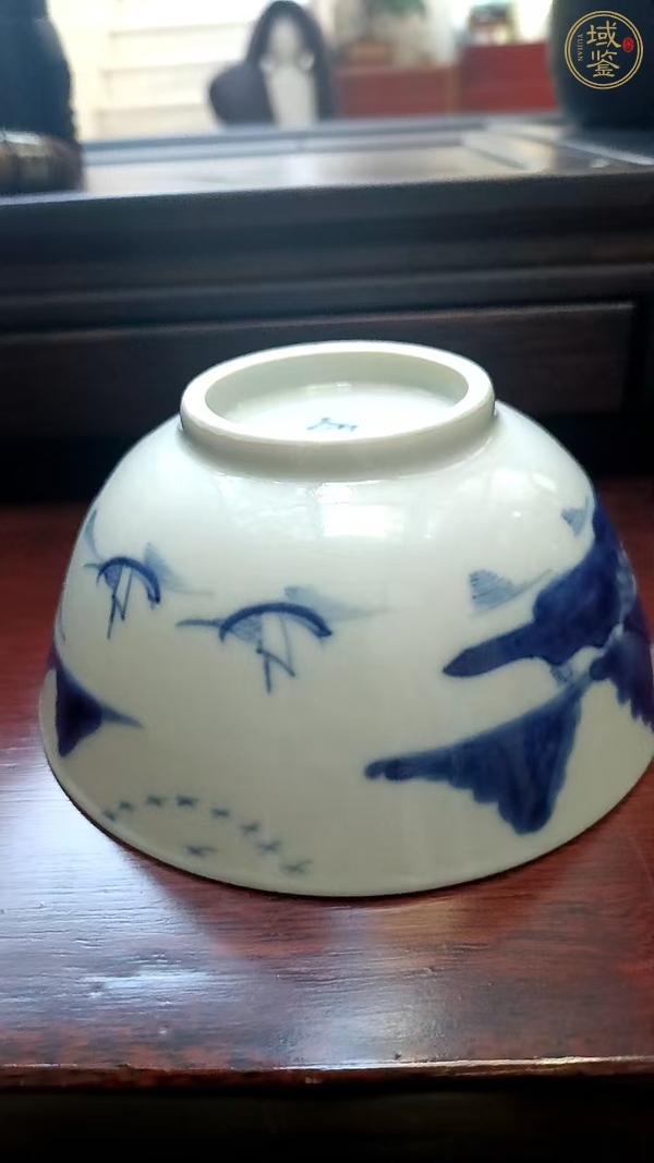 古玩陶瓷山水紋青花碗真品鑒賞圖