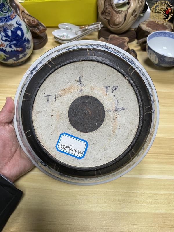 古玩陶瓷青花趕珠龍紋香爐真品鑒賞圖