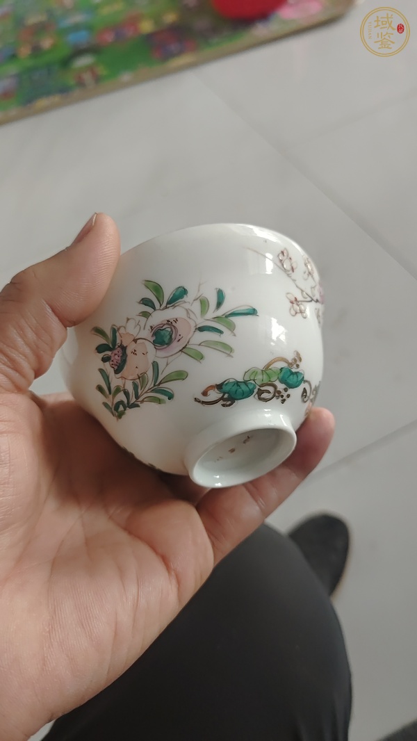 古玩陶瓷花卉紋杯真品鑒賞圖