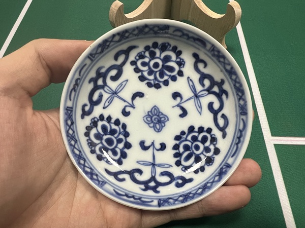 古玩陶瓷【民窯精品】全品清中期青花小碟拍賣，當(dāng)前價(jià)格1000元