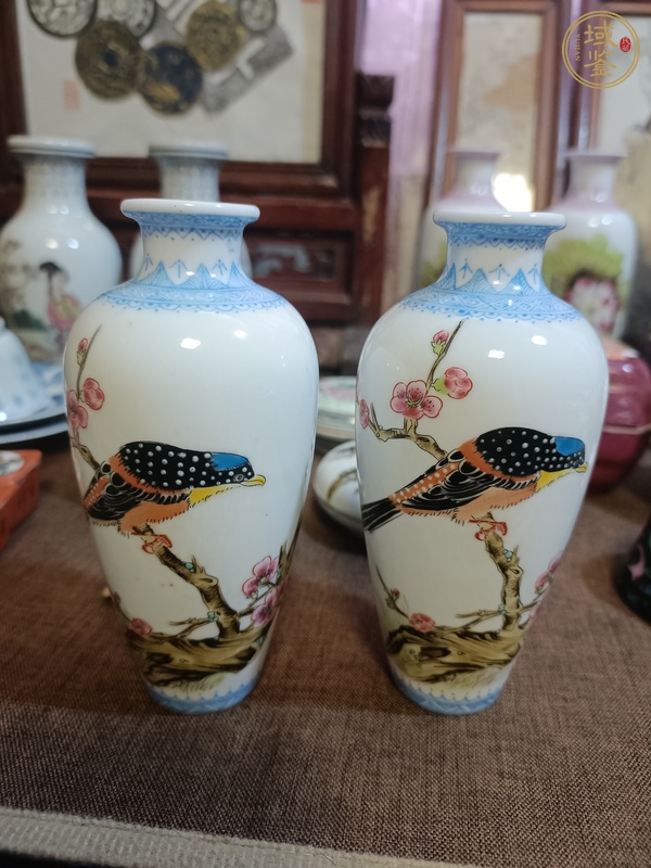 古玩陶瓷花鳥紋瓶真品鑒賞圖