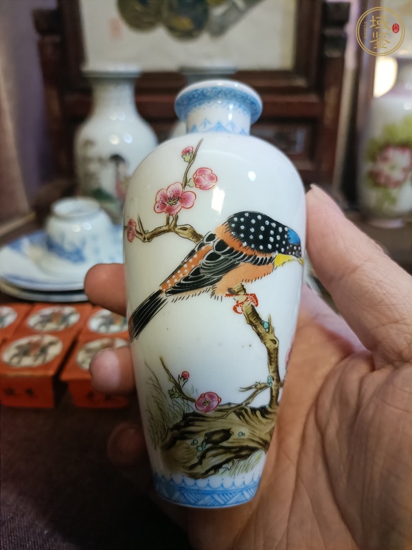 古玩陶瓷花鳥紋瓶真品鑒賞圖