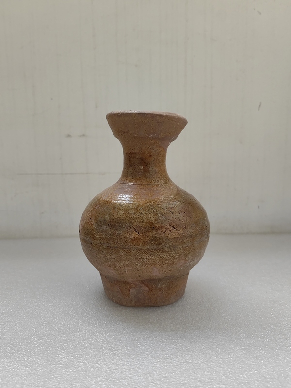 古玩陶瓷黃綠釉盤口瓶拍賣,當前價格850元