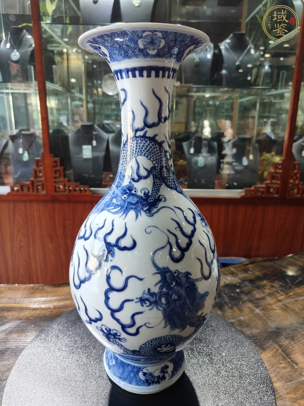 古玩陶瓷青花雙龍戲珠紋撇口瓶真品鑒賞圖