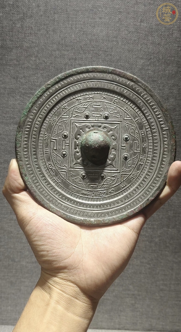 古玩銅器規(guī)矩鏡真品鑒賞圖