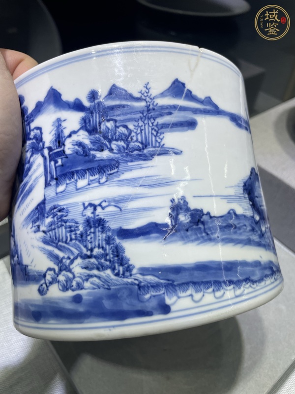 古玩陶瓷青花山水人物紋筆筒真品鑒賞圖