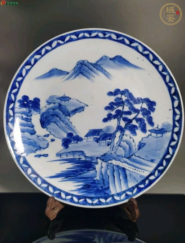 古玩陶瓷山水紋青花盤真品鑒賞圖