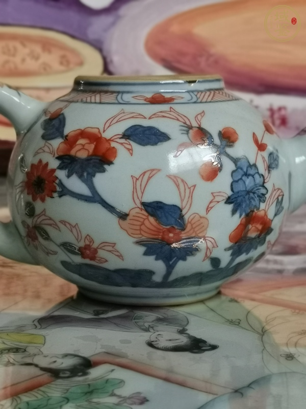 古玩陶瓷青花礬紅花卉紋茶壺真品鑒賞圖