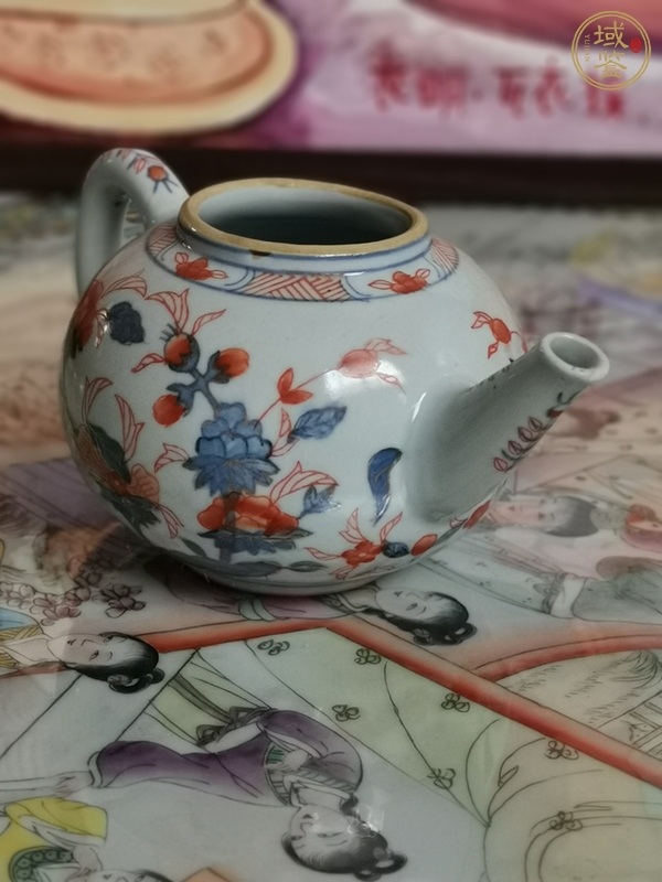 古玩陶瓷青花礬紅花卉紋茶壺真品鑒賞圖