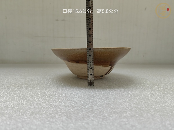 古玩陶瓷黃釉折腰碗真品鑒賞圖