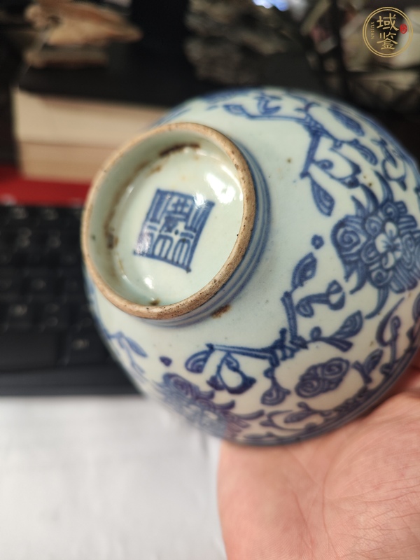 古玩陶瓷花卉紋青花碗真品鑒賞圖