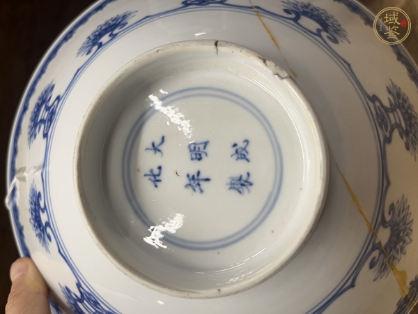 古玩陶瓷青花纏枝花卉紋斗笠碗真品鑒賞圖