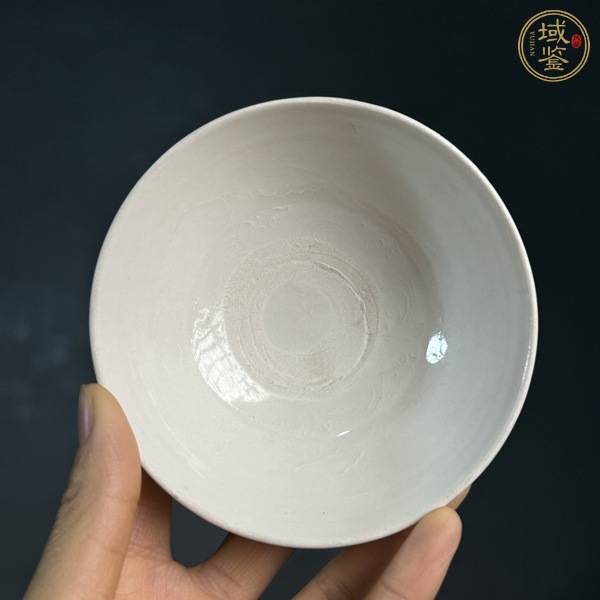 古玩陶瓷霍州窯白釉印花茶盞真品鑒賞圖