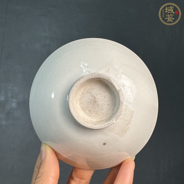 古玩陶瓷霍州窯白釉印花茶盞真品鑒賞圖