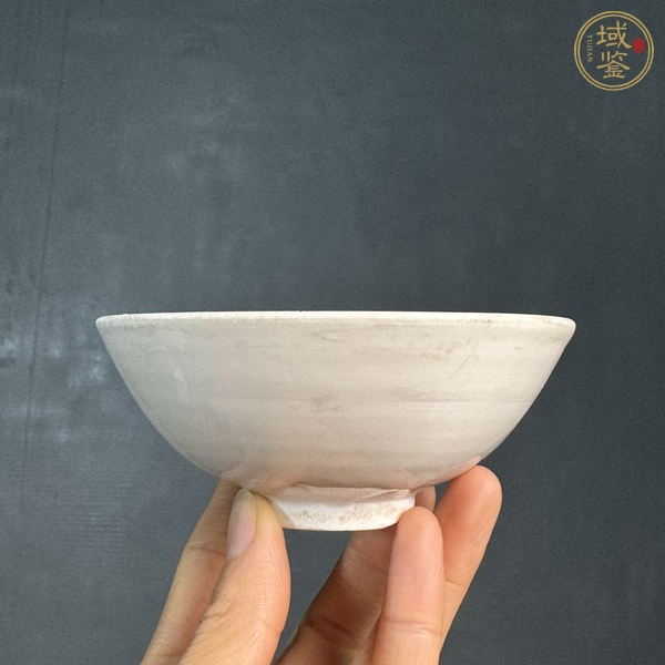 古玩陶瓷霍州窯白釉印花茶盞真品鑒賞圖