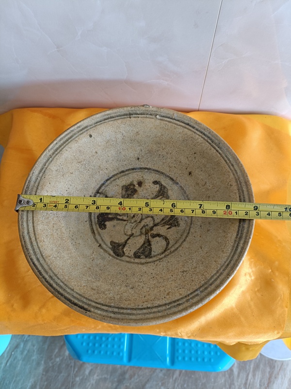 古玩陶瓷館藏級珍品宋代青花花卉紋折沿大盤拍賣,當前價格19800元