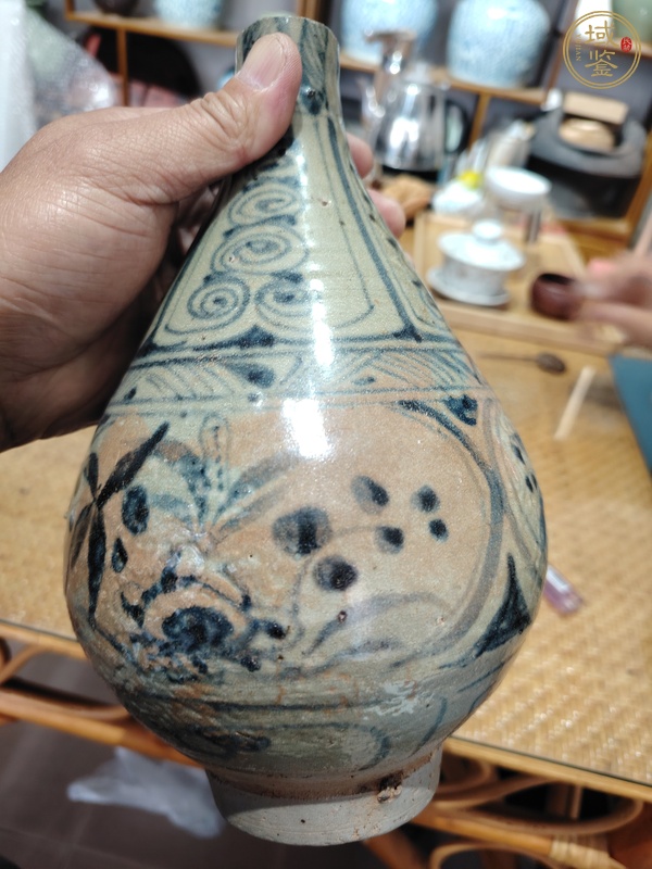 古玩陶瓷玉溪窯青花花卉紋玉壺春瓶真品鑒賞圖