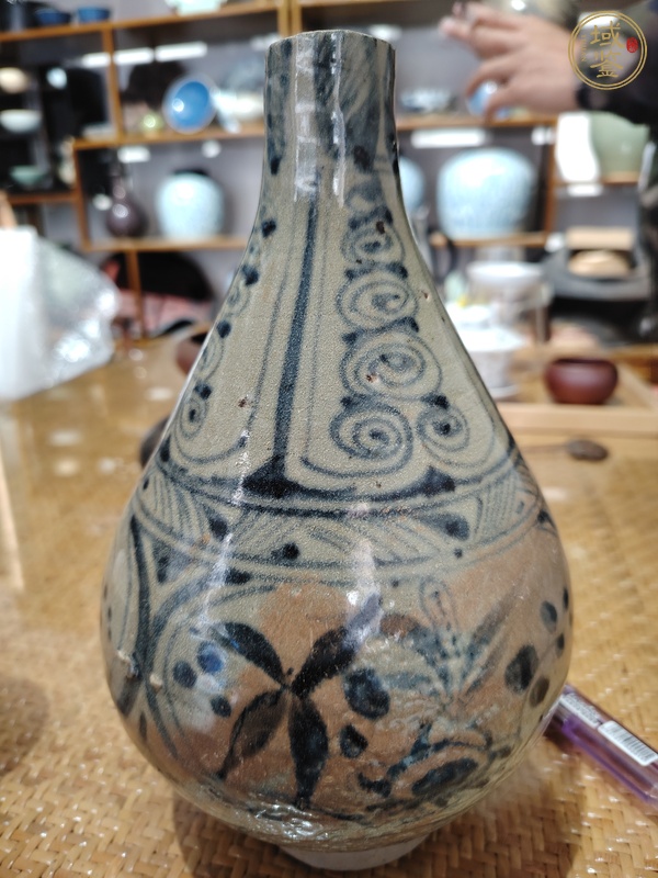 古玩陶瓷玉溪窯青花花卉紋玉壺春瓶真品鑒賞圖