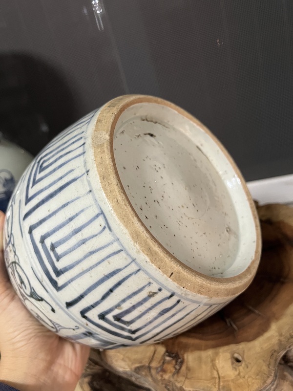 古玩陶瓷青花淡描花卉紋喜字罐拍賣,當前價格399元